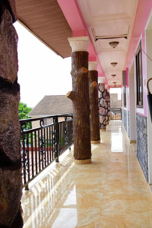 Hilton View Hotel Ogbodjo Exterior photo